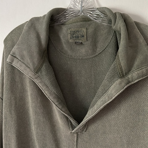 American Eagle sweater - Picture 2 of 5